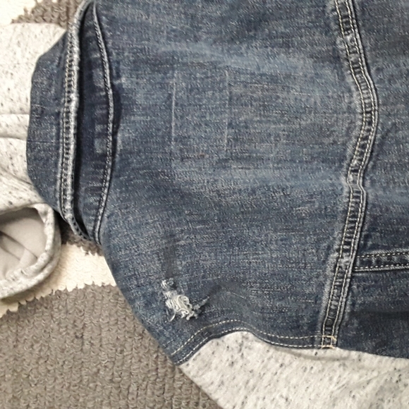 Hollister distressed jean jacket S - Picture 9 of 10
